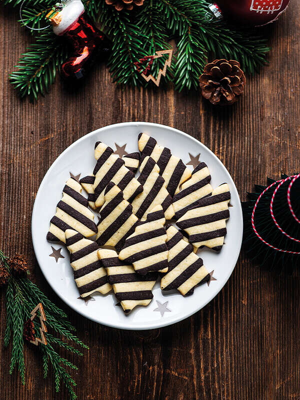 landflair rezept gestreifte schwarz weiße plaetzchen 600x800